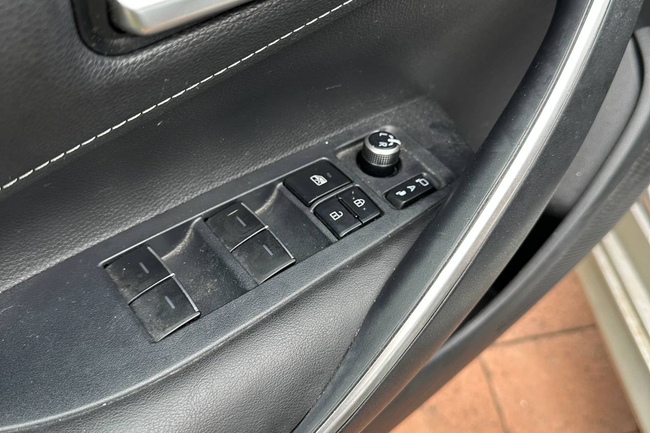 Toyota Yaris - Image 3