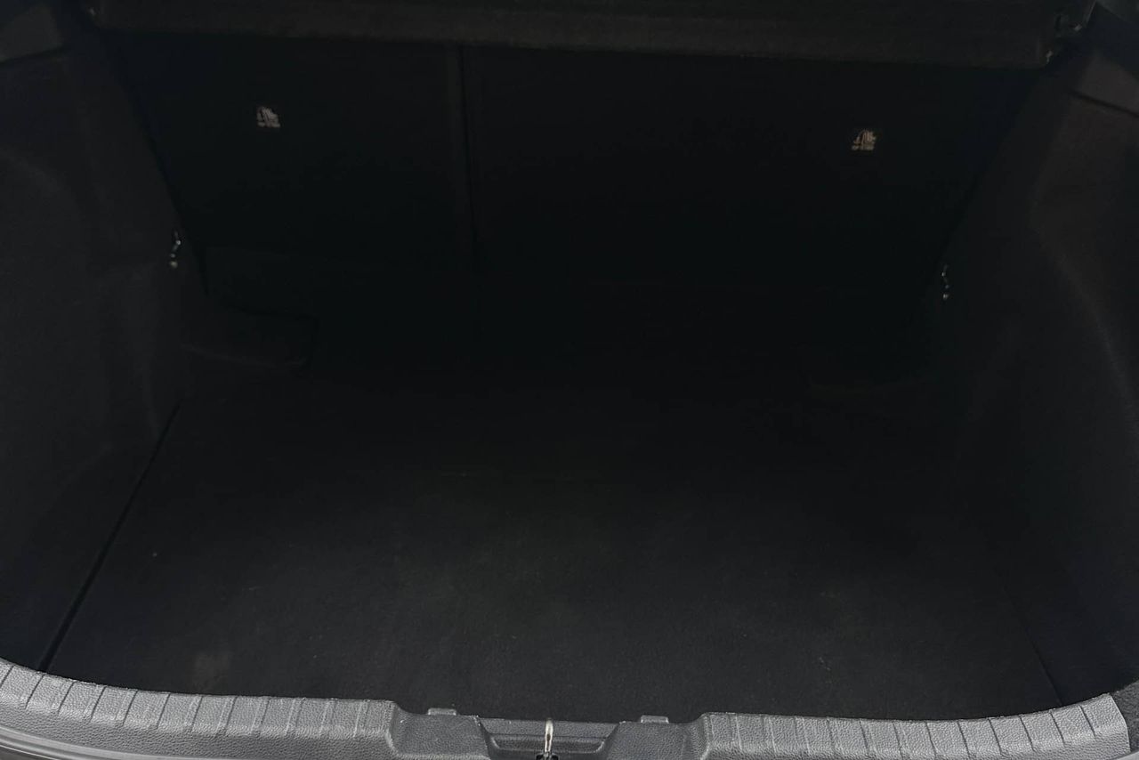 Toyota Yaris - Image 13