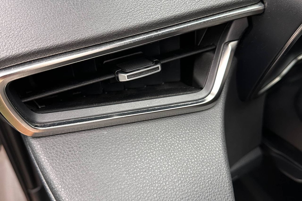 Toyota Yaris - Image 17