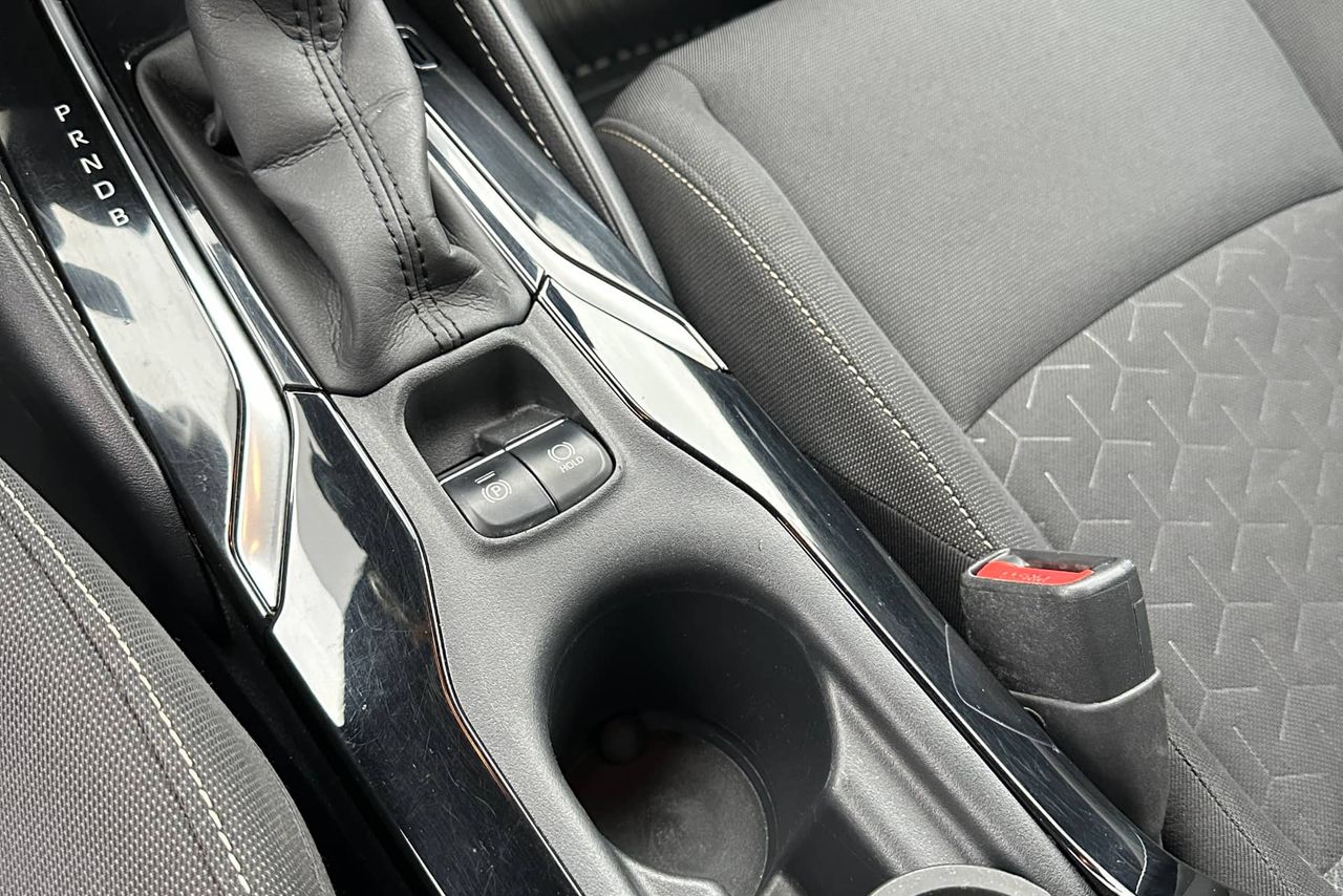 Toyota Yaris - Image 18